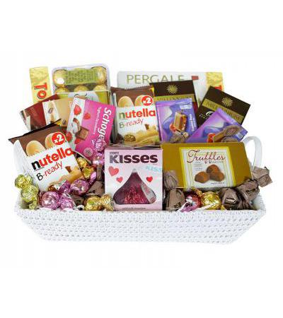 Sweet Kisses Gift Basket