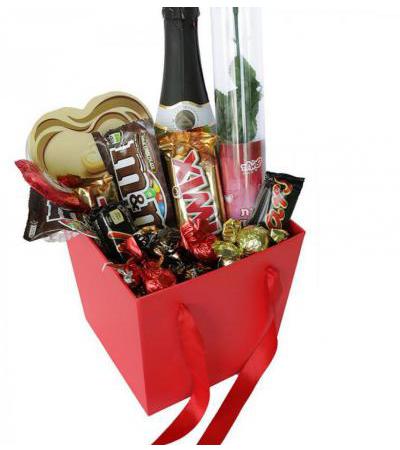Romantic Gift Basket